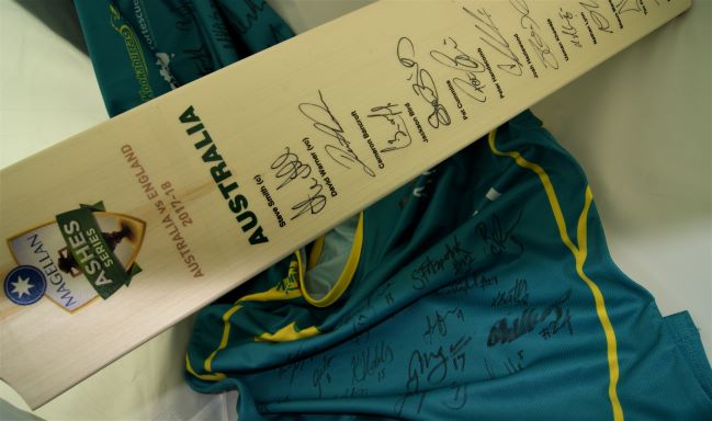 Signed Cricket Bat - Australian 2017/18 Ashes team  